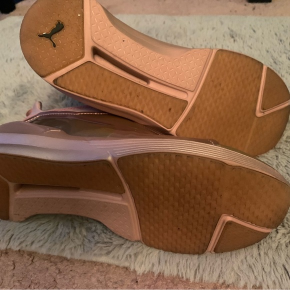 PUMA X Kylie Jenner Fierce Metallic Rose Gold Womens 8.5 - Picture 3 of 3